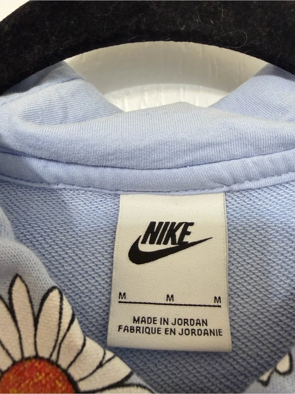 Nike Women’s Lavender Daisy Hoodie Sweatshirt, Medium